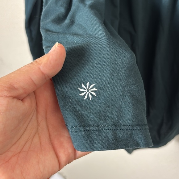 Athleta Ease Long Sleeve Top in dark seaweed green (almost black) size M / P - Picture 6 of 6